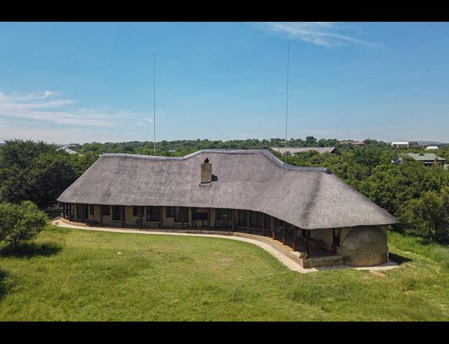 4 BEDROOM HOUSE FOR SALE IN LEEUWFONTEIN ESTATE